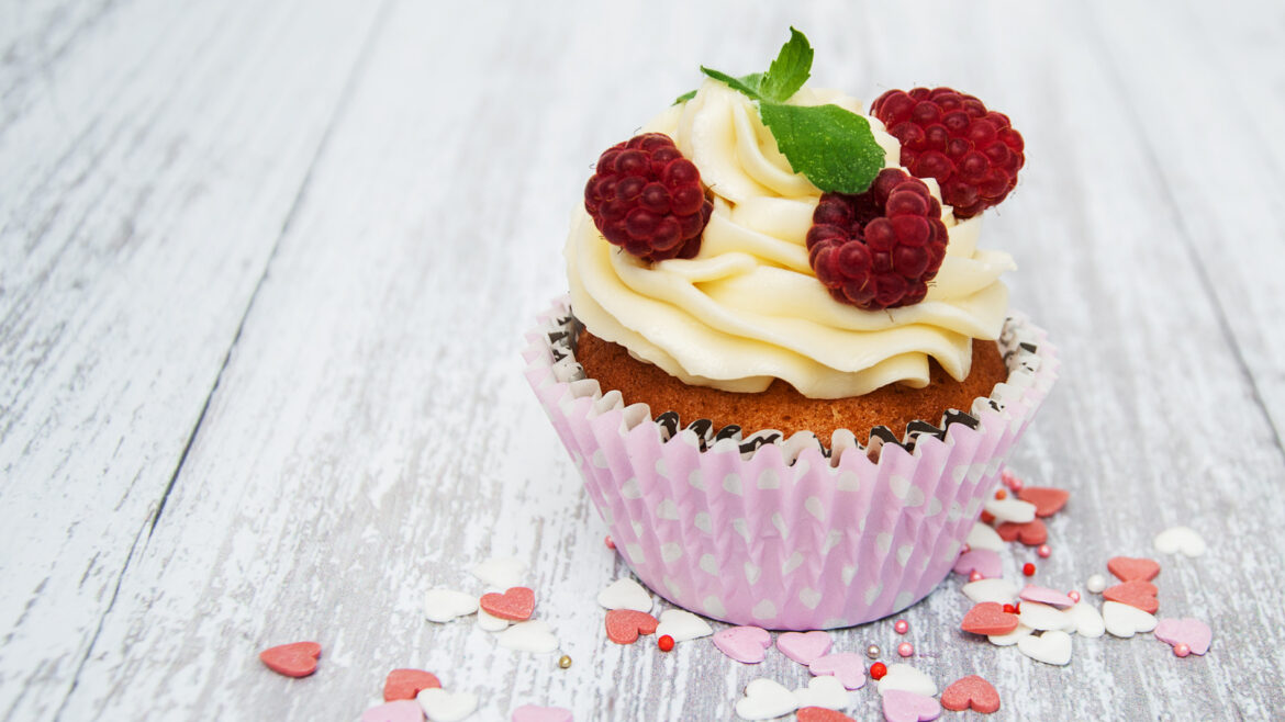 White Chocolate Raspberry Cupcakes