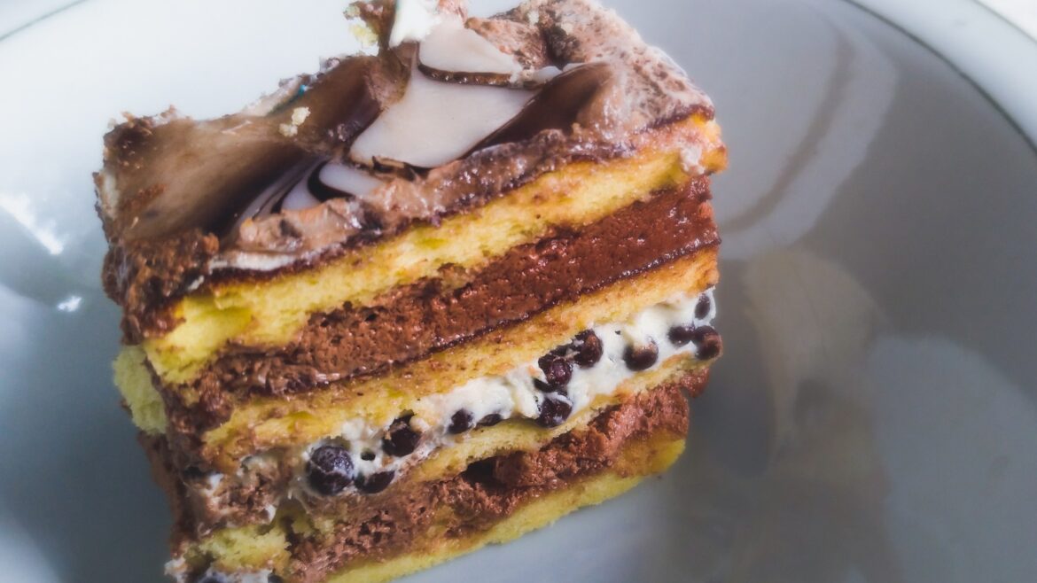 Cannoli Cake