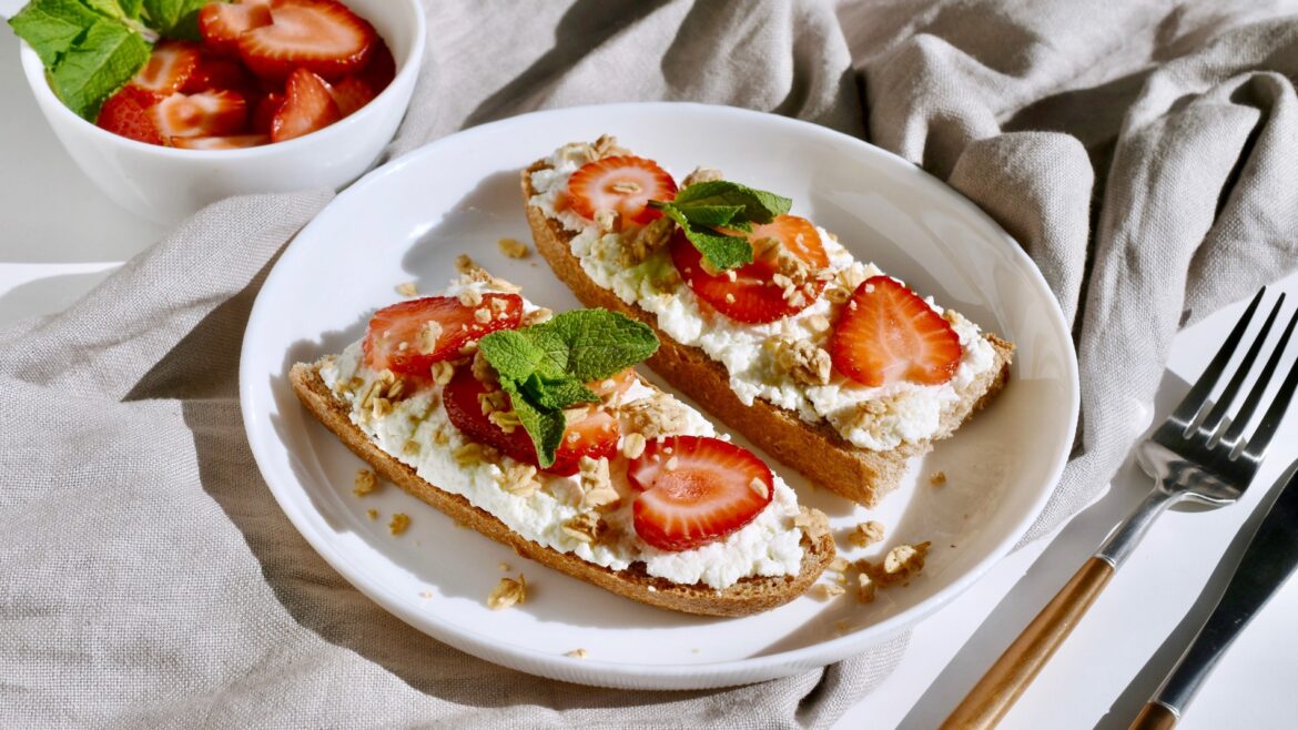 toast with cheese strawberry