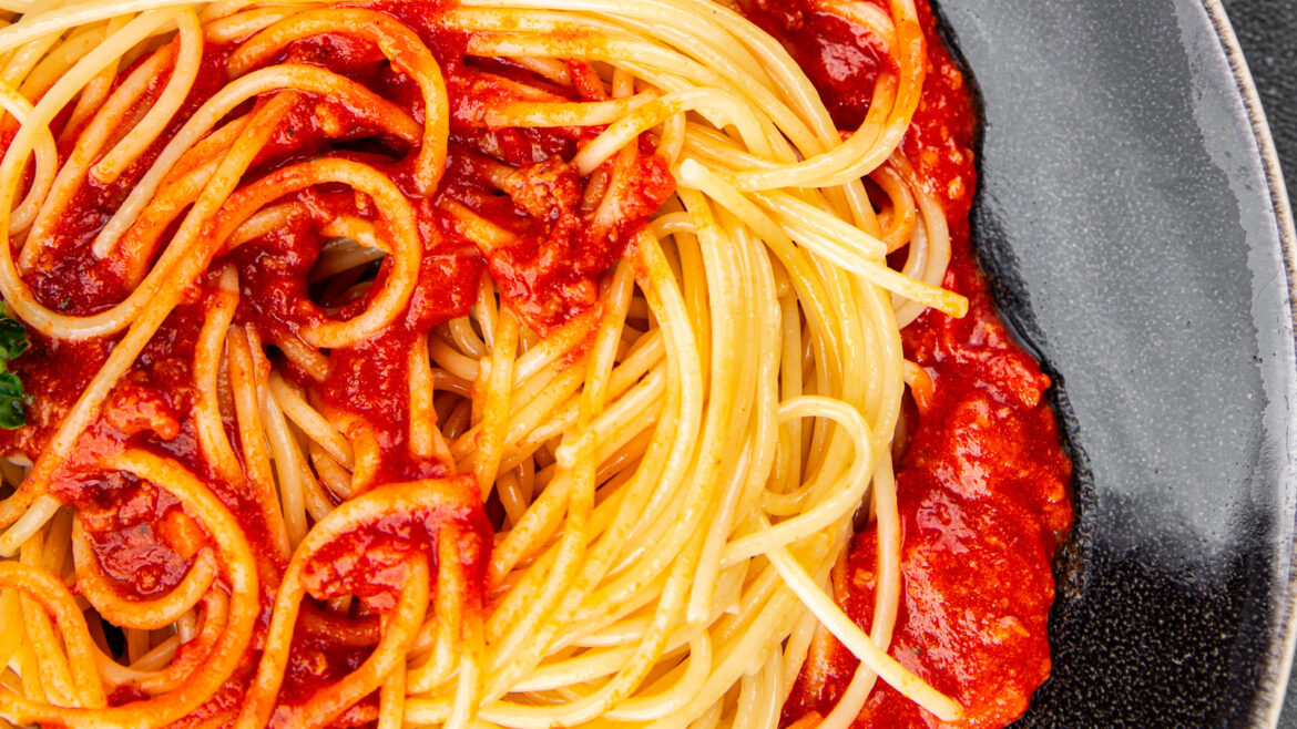 Spaghetti with Canned Marinara Sauce
