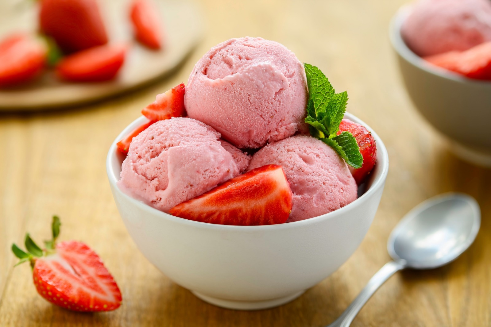 Strawberry icecream in a bowl