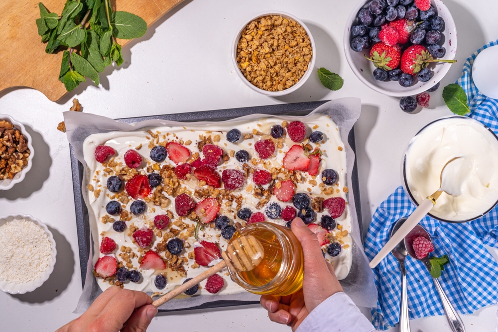 Frozen Yogurt Berry Bark