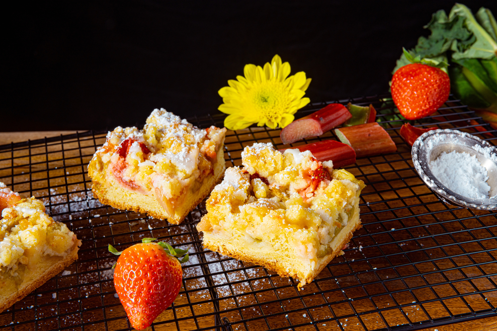 Sweet and Tangy Strawberry Rhubarb Frangipane Bars