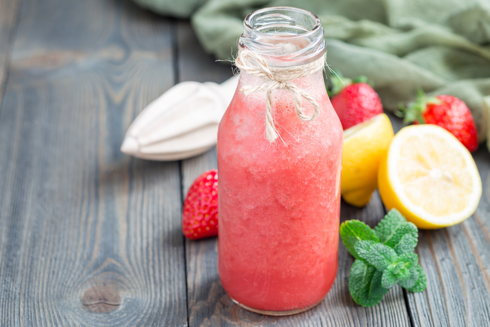 Easy Creamy Strawberry Lemonade for Sunny Days