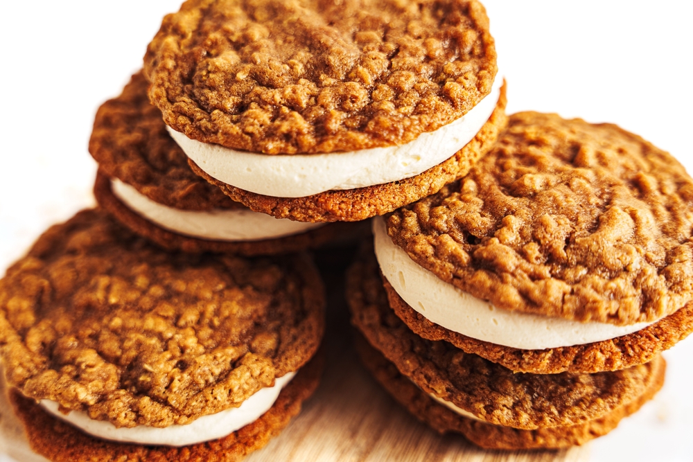 Homemade Oatmeal Cream Pies That Bring Back Every Sweet Childhood Memory