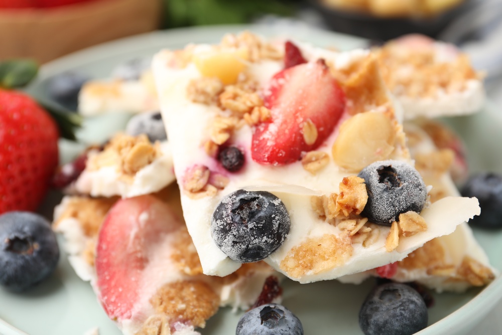 Frozen Yogurt Berry Bark