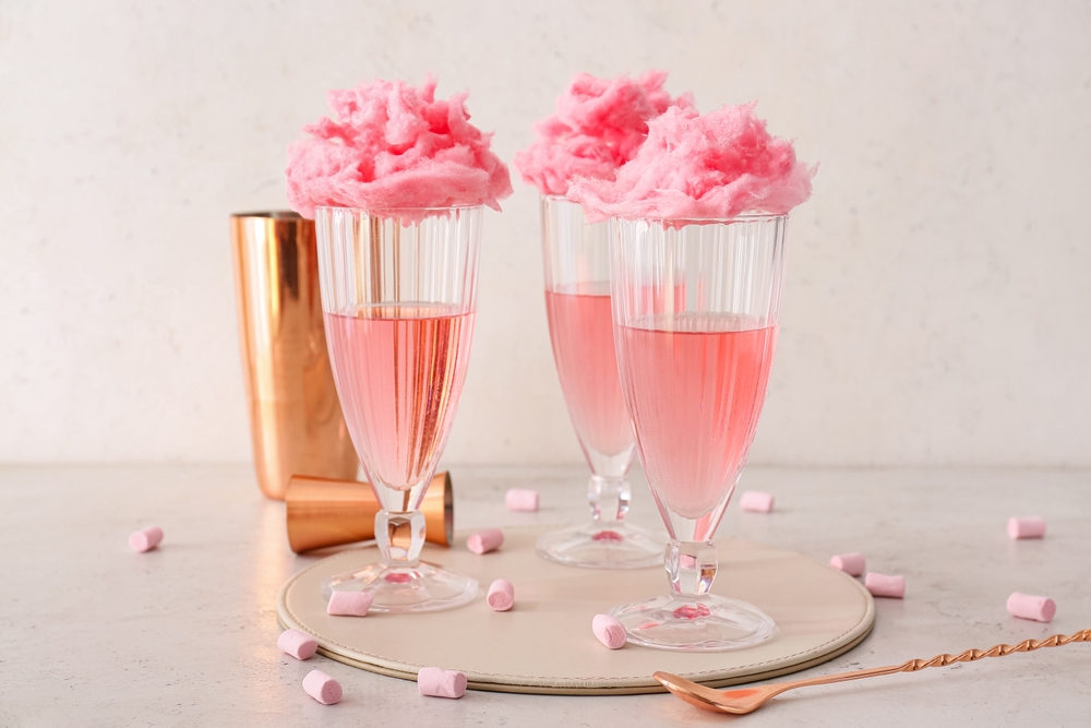 Sparkling Cotton Candy Cocktails Are the Prettiest Drink on the Internet Right Now