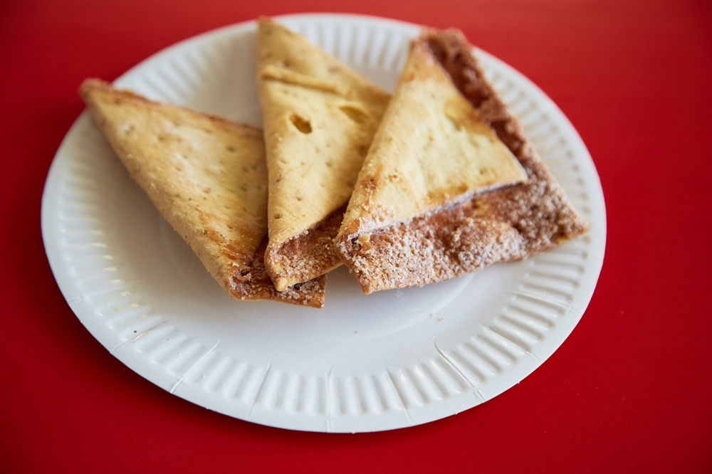 How to Turn a Tortilla Into a Cinnamon Roll in 5 Minutes