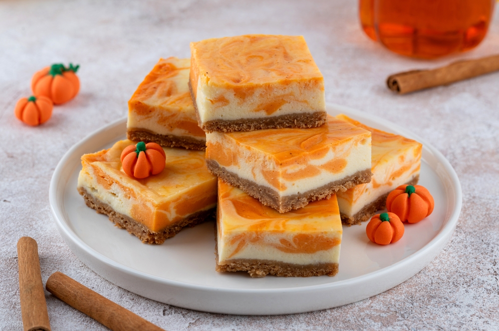 Pumpkin Cream Cheese Swirl Bars With a Gingersnap Crust